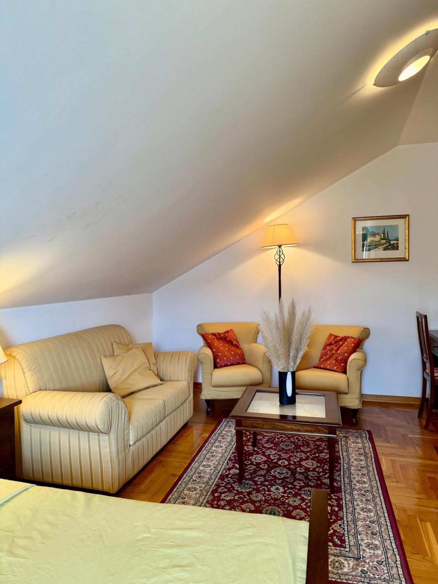 Villa Rava Hotel & Restaurant Bagian luar foto
