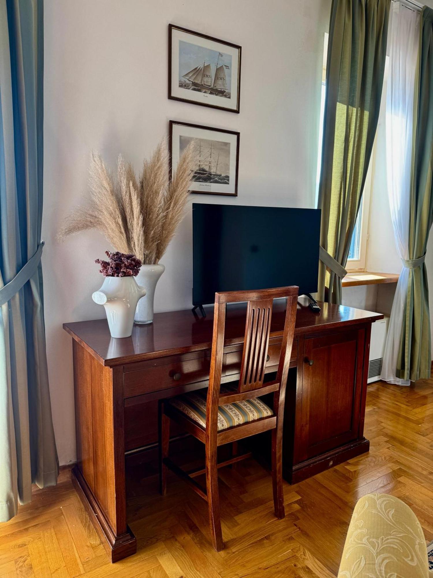 Villa Rava Hotel & Restaurant Bagian luar foto