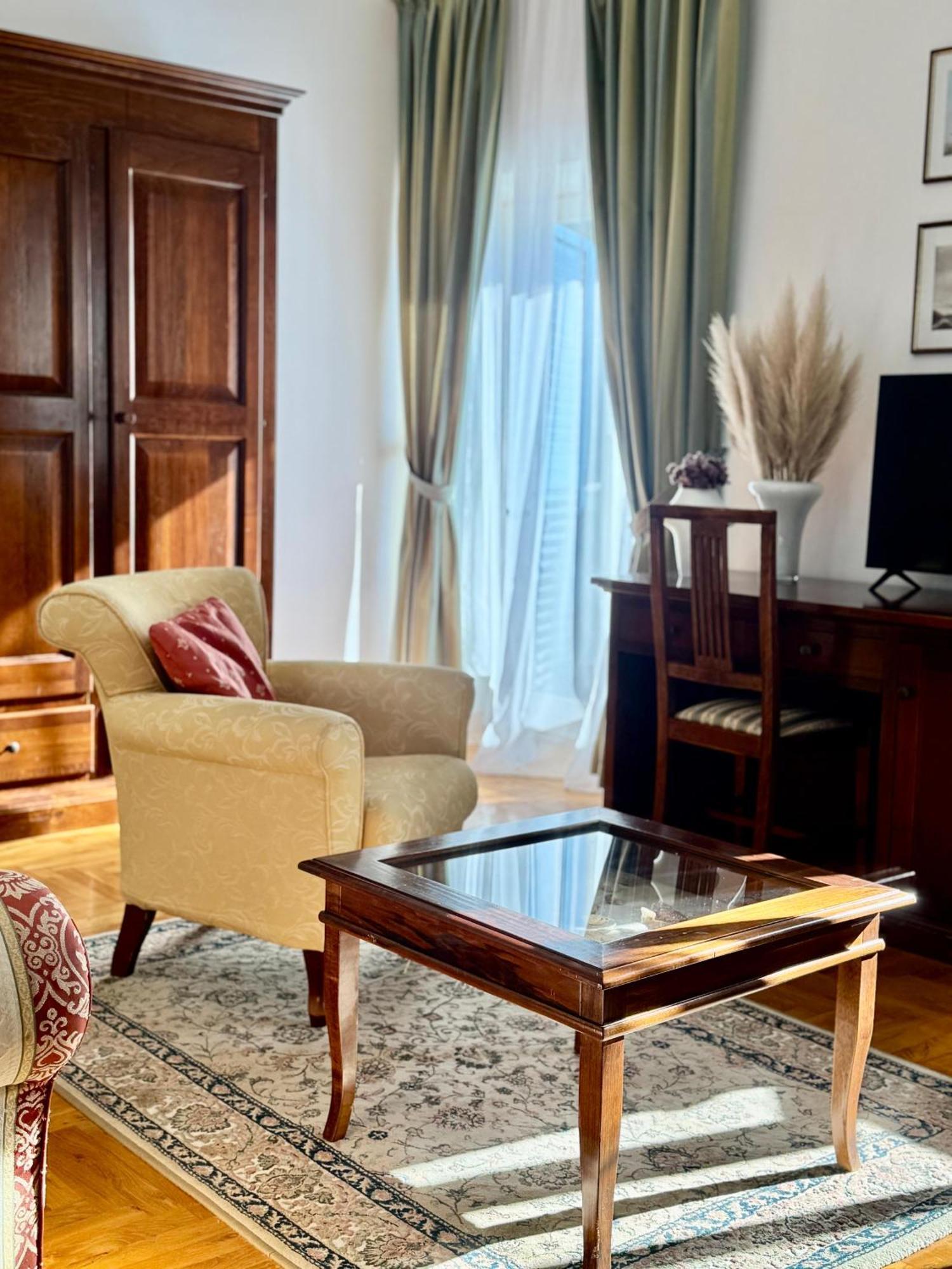 Villa Rava Hotel & Restaurant Bagian luar foto