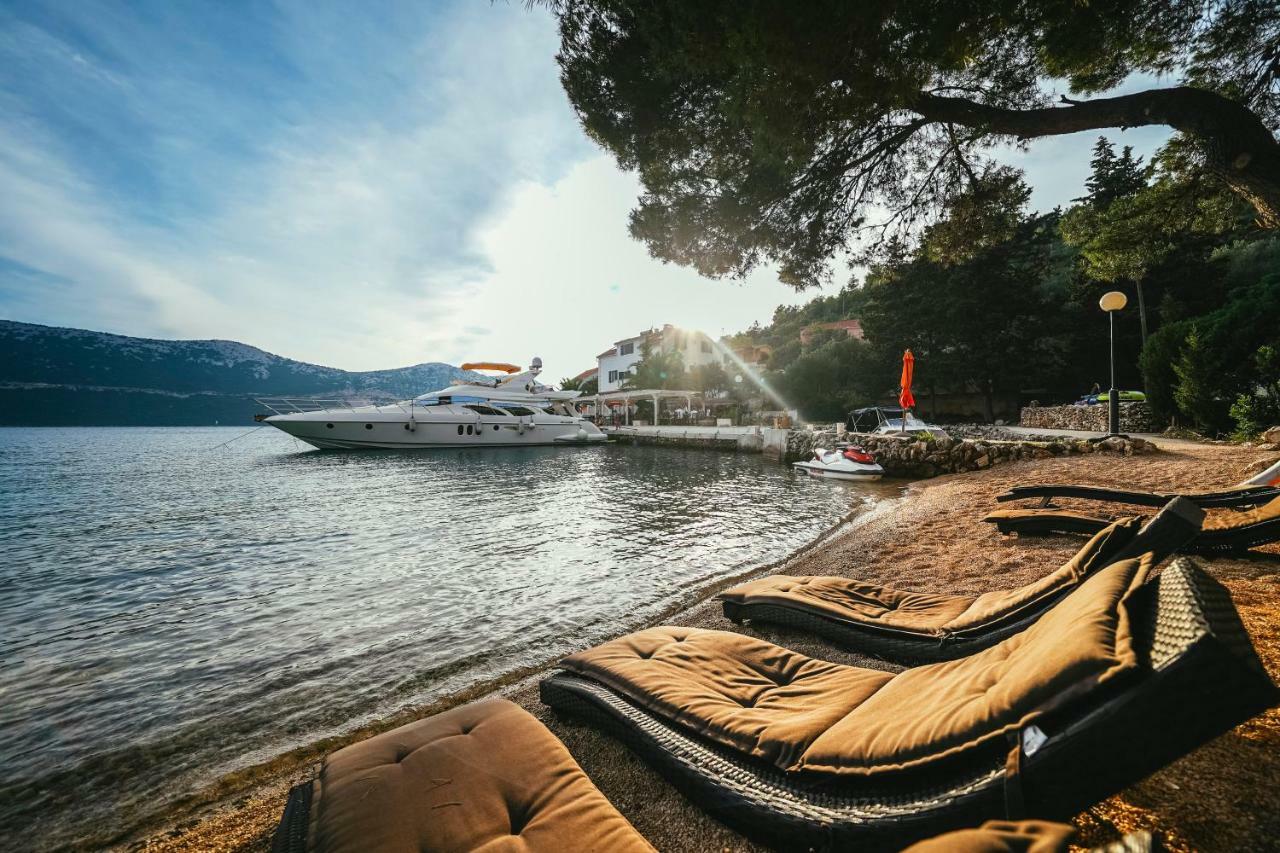 Villa Rava Hotel & Restaurant Bagian luar foto